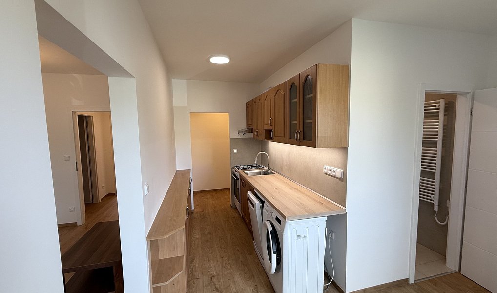 Pronájem bytu 2+1 63 m², Zlín – náhled fotky 27