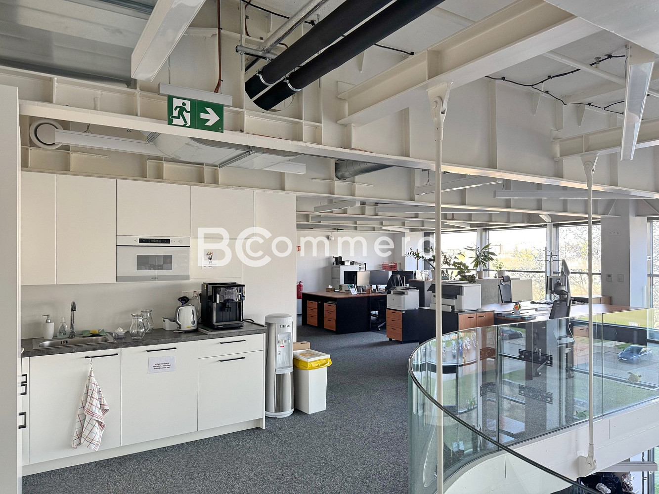 Pronájem kanceláře 380 m² – fotografie 2