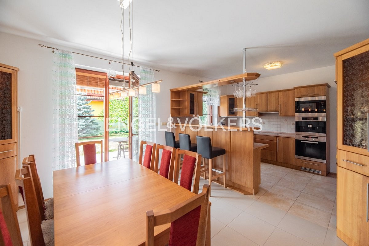 Prodej domu 270 m² s pozemkem 822 m² – fotografie 4