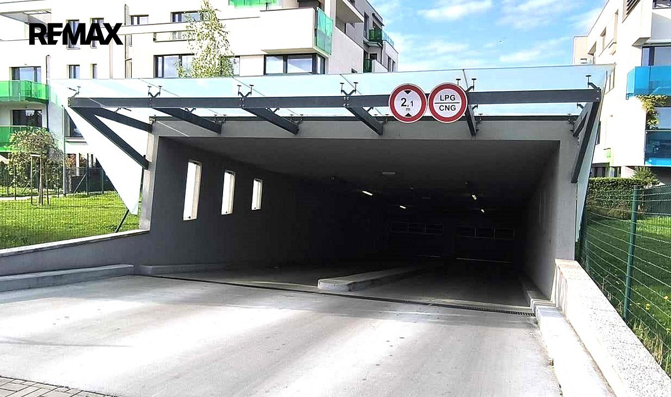 Pronájem garážového stání — photo 4