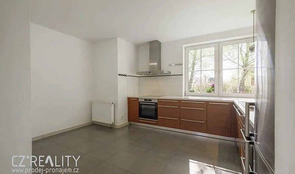 Prodej domu 300 m² s pozemkem 1 300 m², Praha – náhled fotky 10