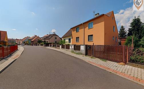 Prodej domu 220 m² s pozemkem 356 m², Krinitova, Rakovník - Rakovník II