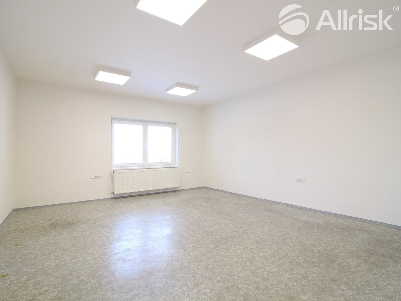 Pronájem kanceláře 173 m² – fotografie 3