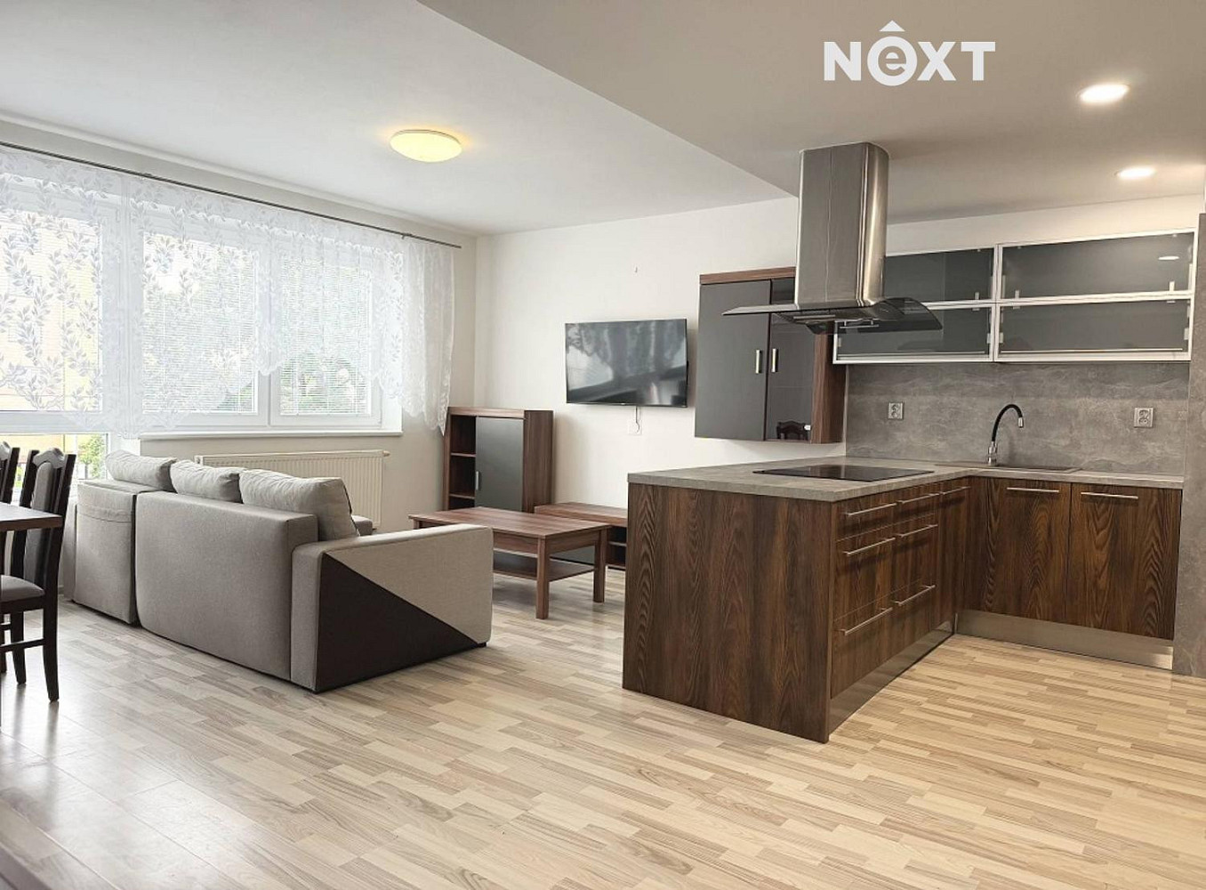 Pronájem bytu 3+kk 87 m² — photo 2