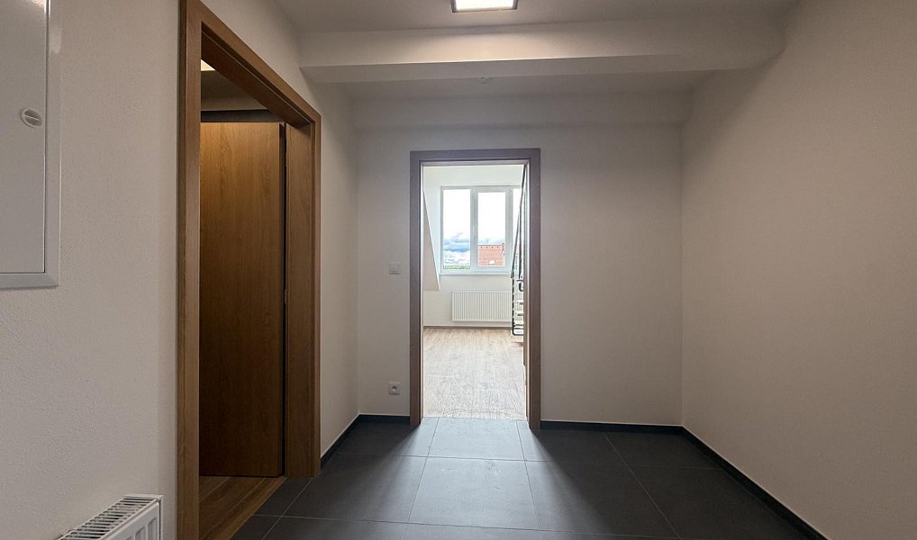 Pronájem bytu 1+kk 54 m², Úherce – náhled fotky 7