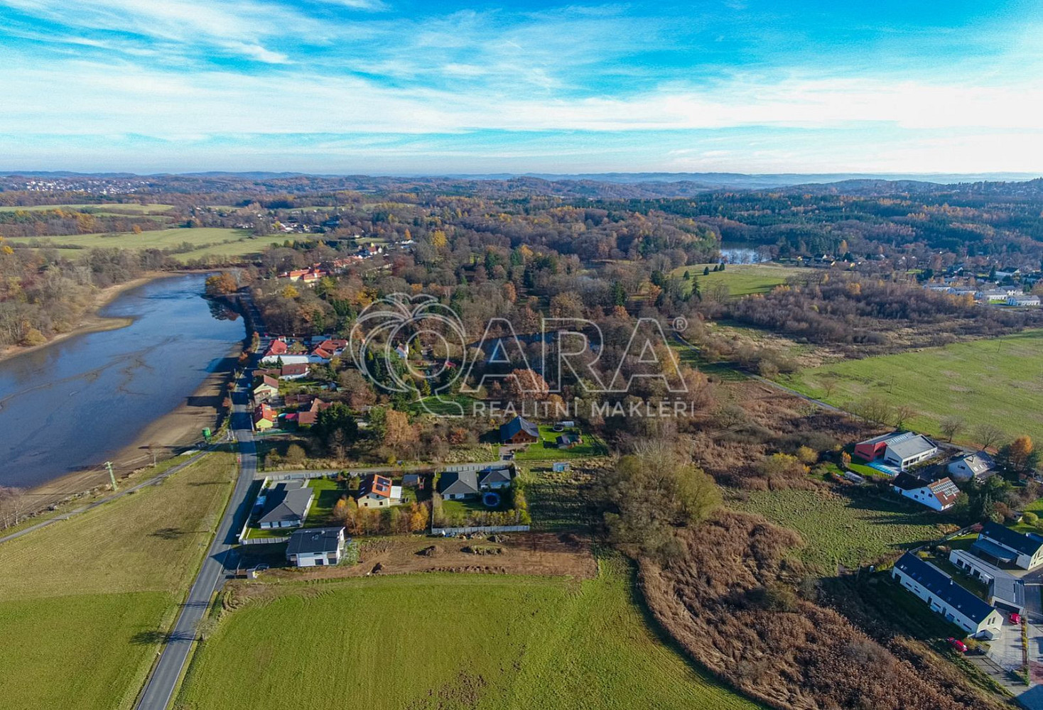 Prodej stavebního pozemku 1 032 m² – pohled 3