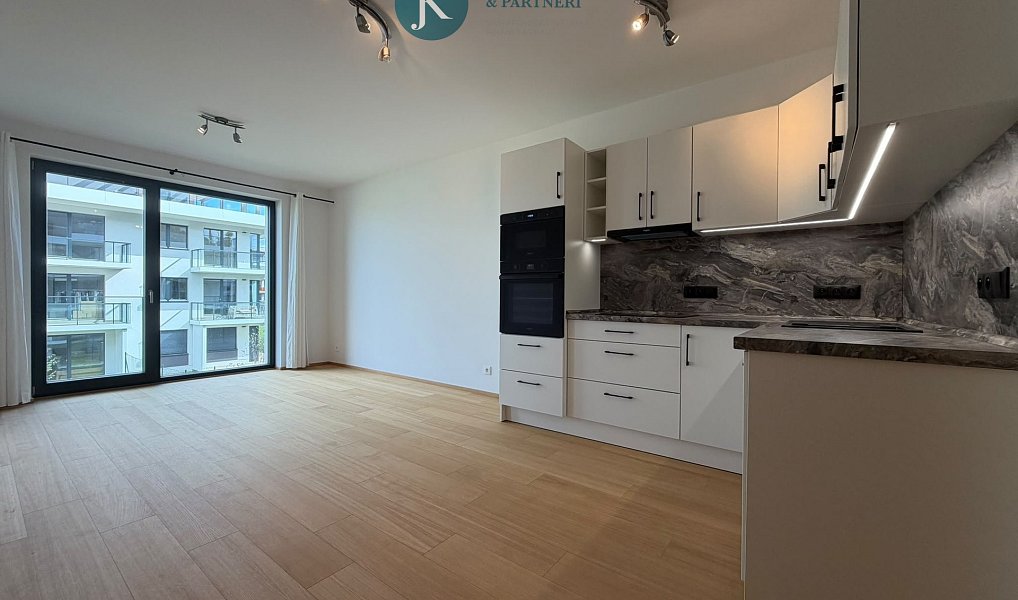 Pronájem bytu 2+kk 51 m², Praha – náhled fotky 2