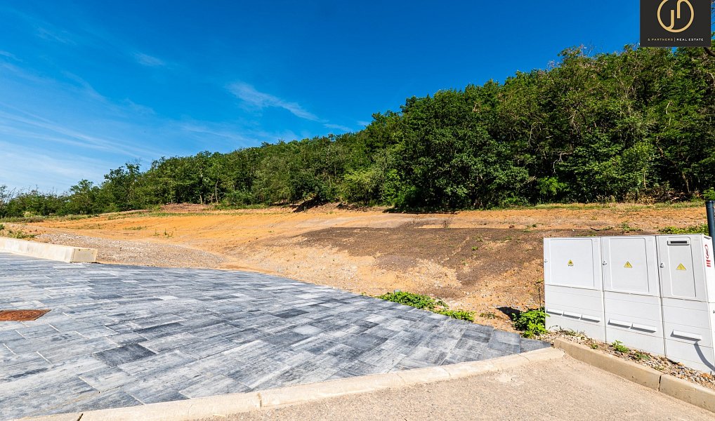 Prodej stavebního pozemku 2 762 m², Králův Dvůr – náhled fotky 16