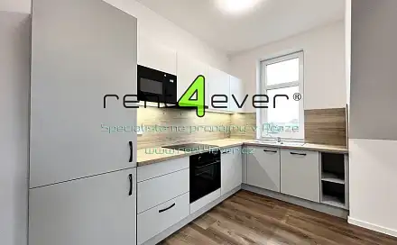 Pronájem bytu 3+kk 65 m², Zborovská, Kolín - Kolín II