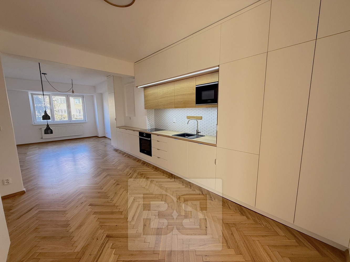 Pronájem bytu 3+kk 72 m² – fotografie 2