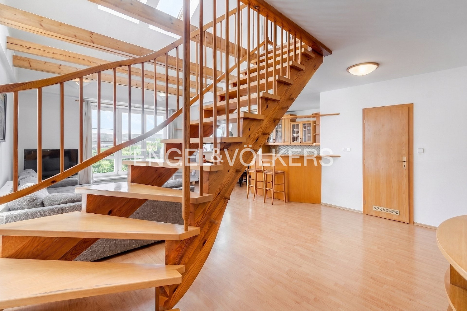 Pronájem bytu 5+kk 135 m² — photo 4
