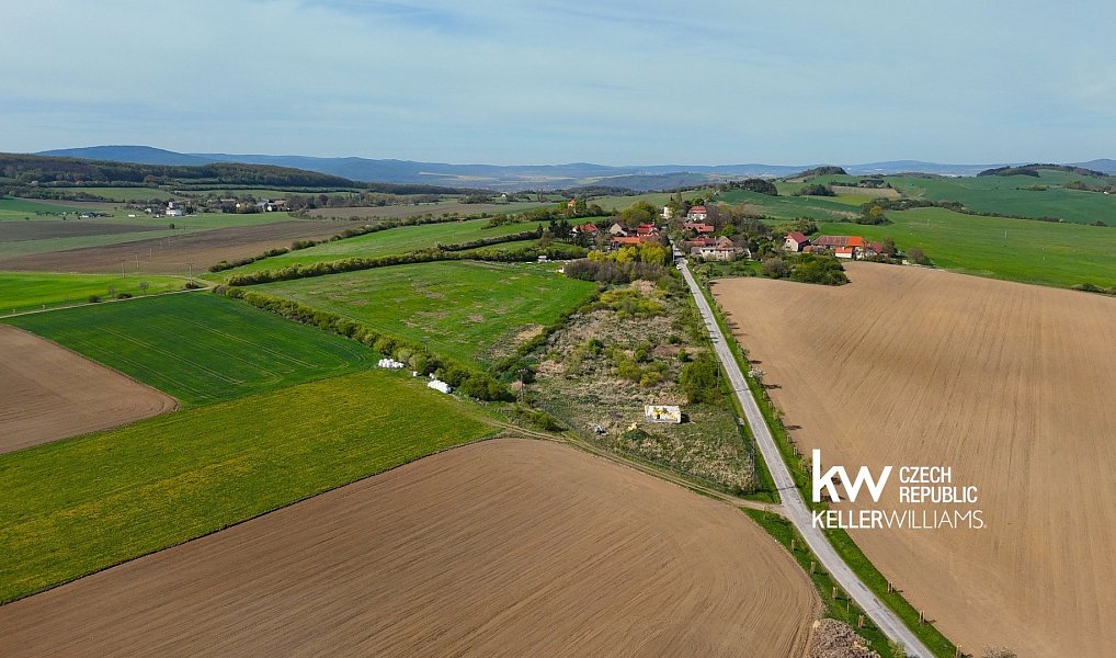 Prodej zahrady 1 652 m², Suchomasty – náhled fotky 5