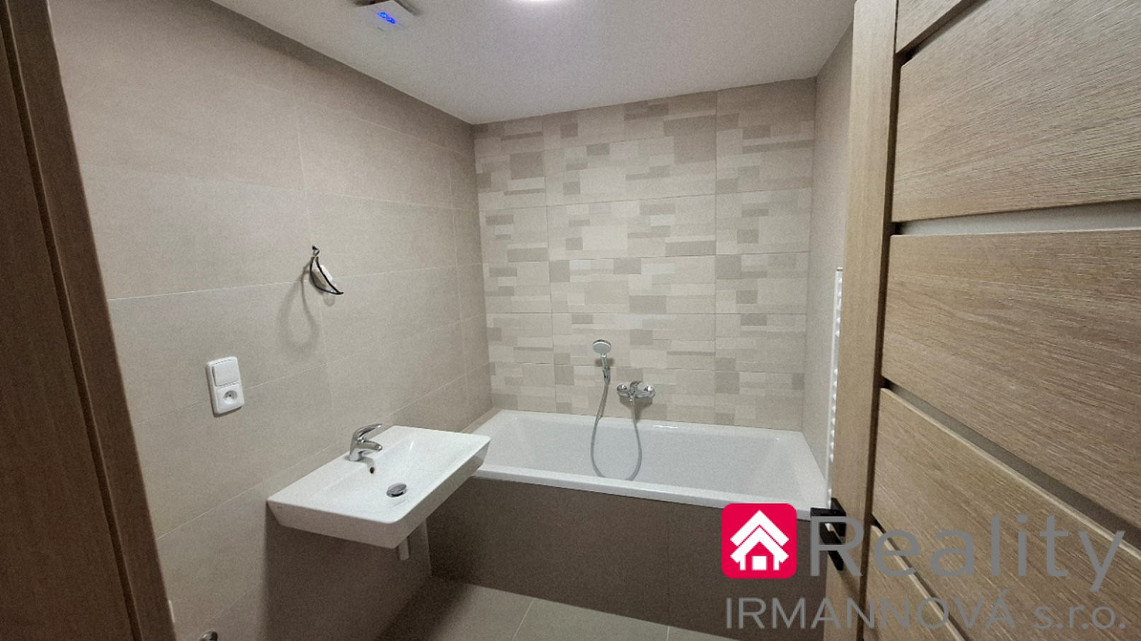 Prodej bytu 2+kk 66 m² – fotografie 3