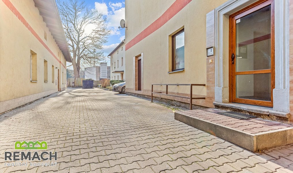 Pronájem bytu 1+kk 30 m², Náchod – náhled fotky 9