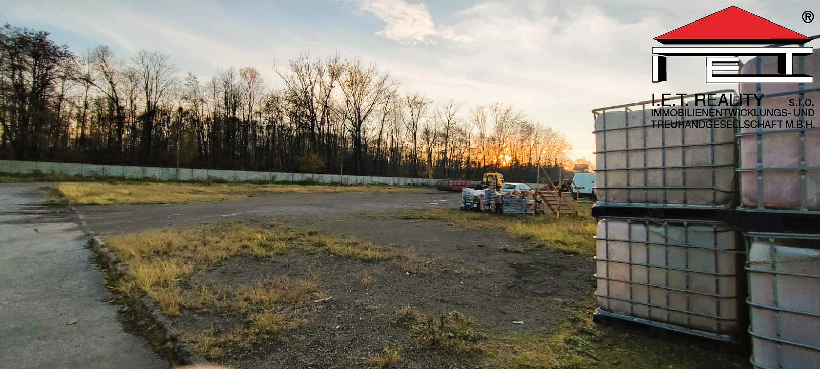 Pronájem komerčního pozemku 1 000 m²