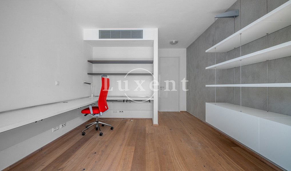Prodej bytu 4+kk 177 m², Praha – náhled fotky 16