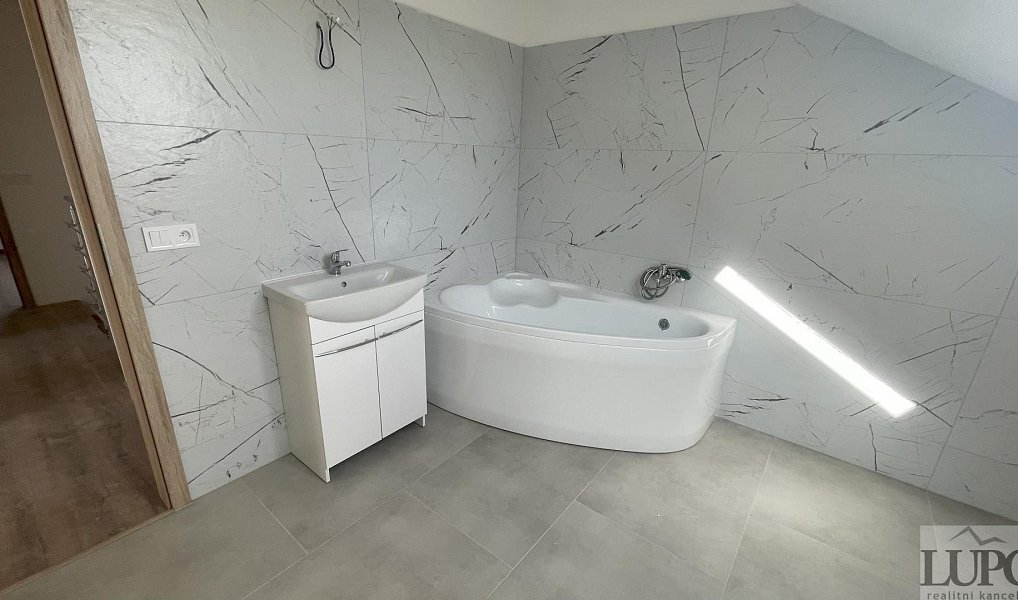 Prodej domu 128 m² s pozemkem 400 m², Postřižín – náhled fotky 14