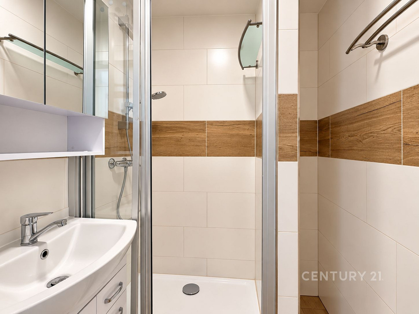 Pronájem bytu 2+1 52 m² – fotografie 3