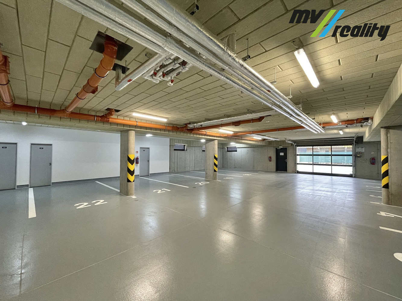 Lysá nad labem, pronájem garážového stání 12 m2