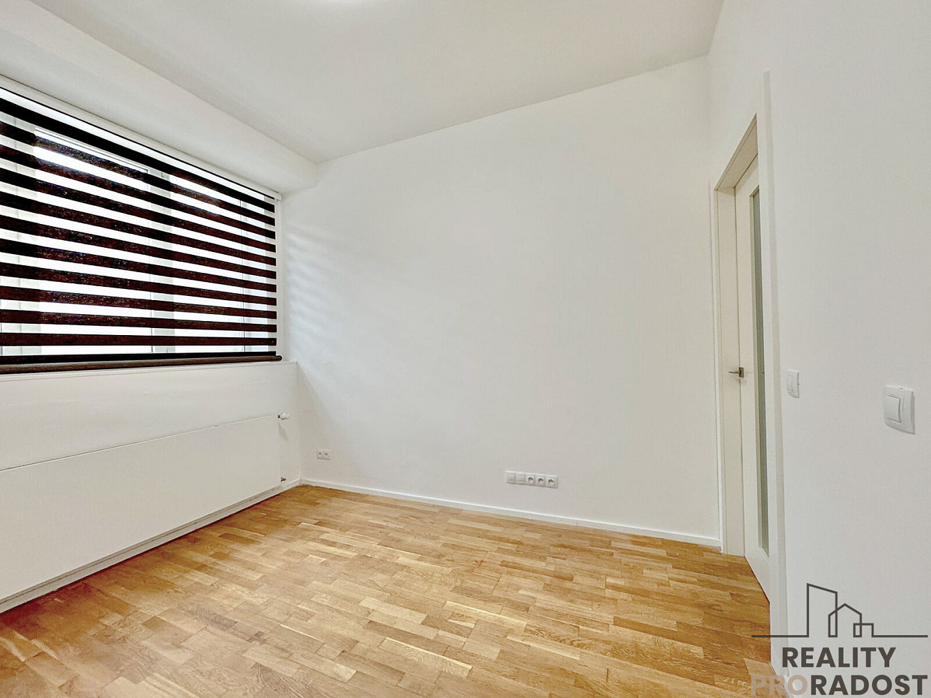 Pronájem bytu 2+kk 64 m² – fotografie 4