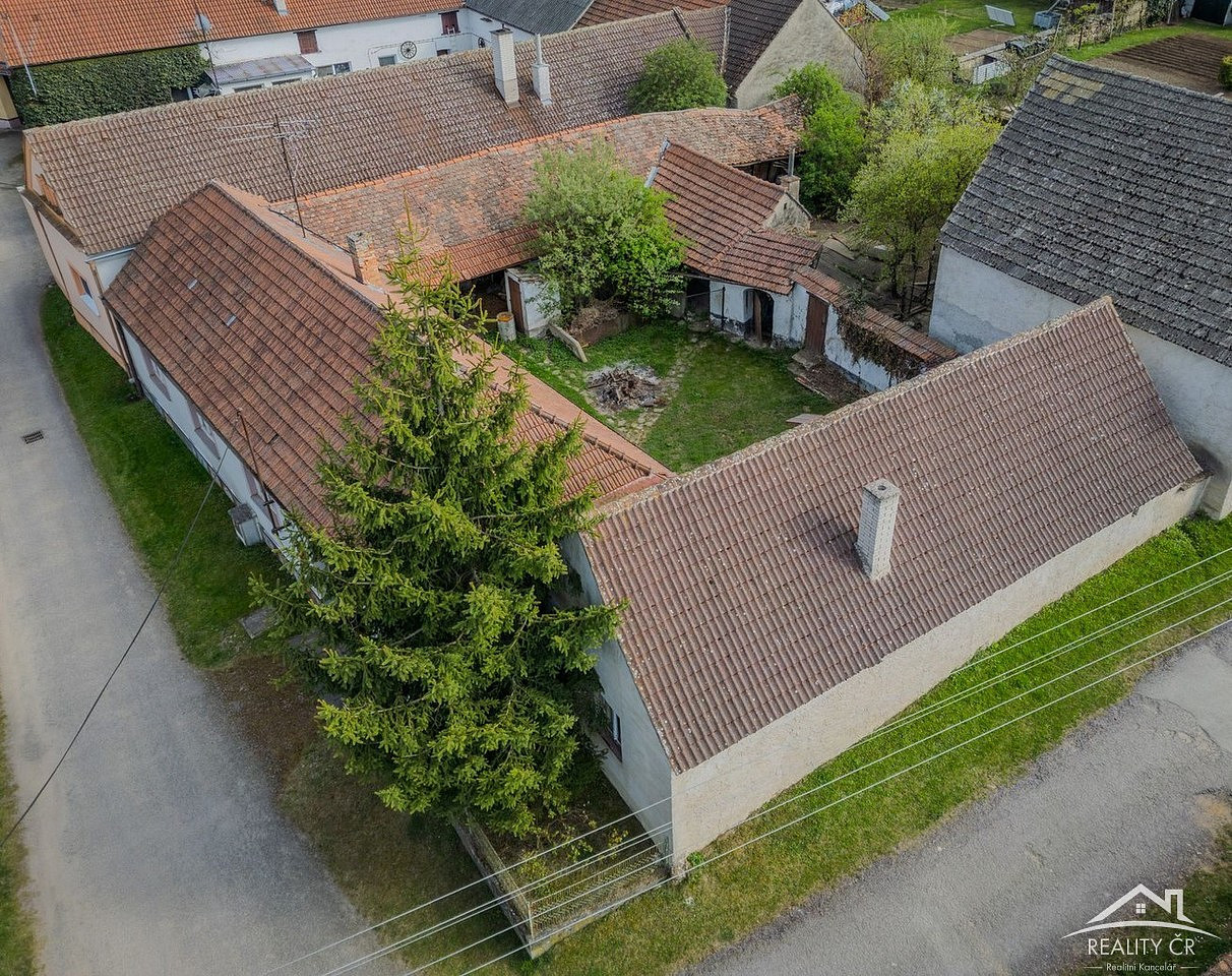 Prodej domu 111 m² s pozemkem 688 m² – pohled 2