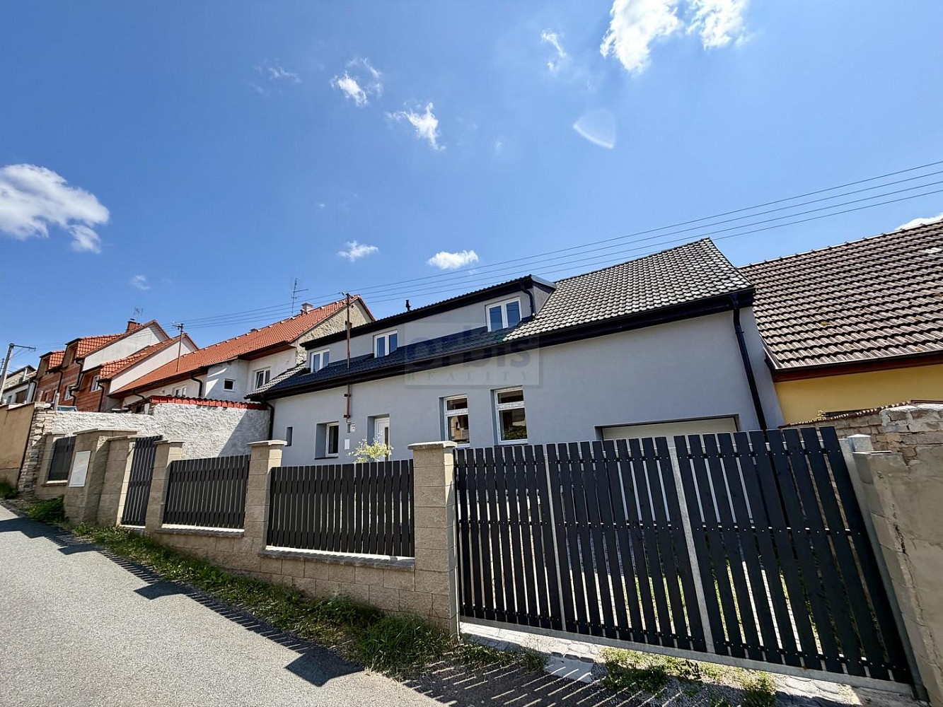 Prodej domu 240 m² s pozemkem 223 m²
