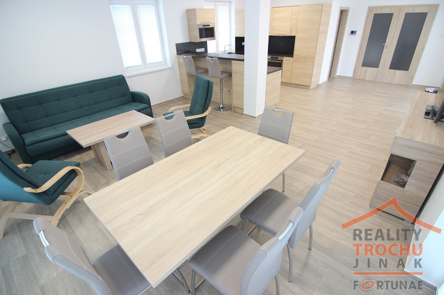 Prodej domu 225 m² s pozemkem 727 m² – fotografie 3