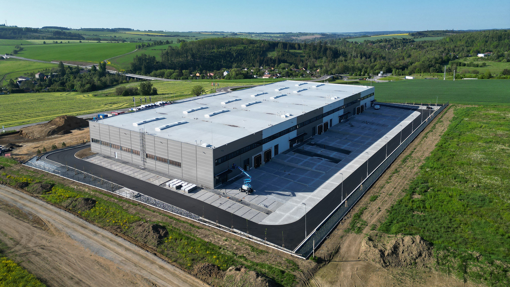 Pronájem skladovacích prostor 10 000 m² – fotografie 3