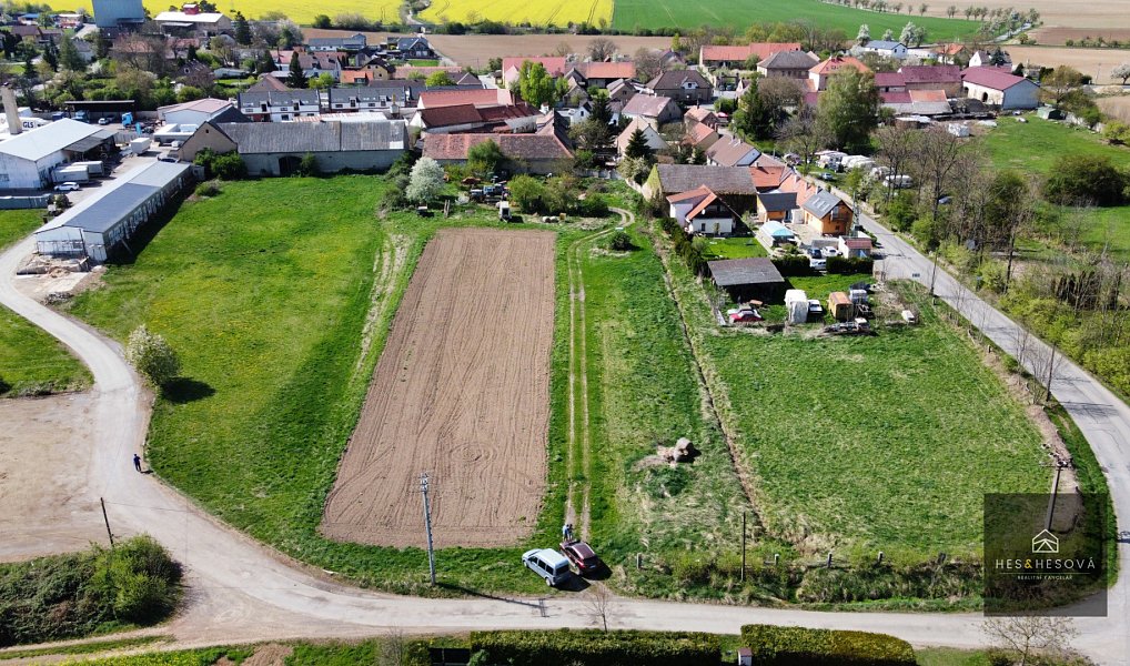 Prodej stavebního pozemku 805 m², Vysoký Újezd – náhled fotky 2