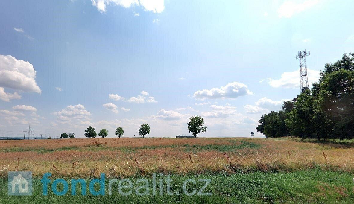 Prodej pozemku 17 515 m², Dříteň
