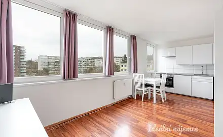 Pronájem bytu 1+kk 28 m²