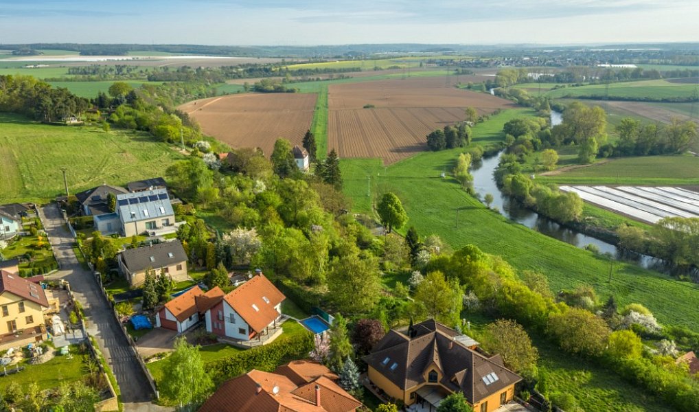 Prodej stavebního pozemku 1 364 m², Skorkov – náhled fotky 3