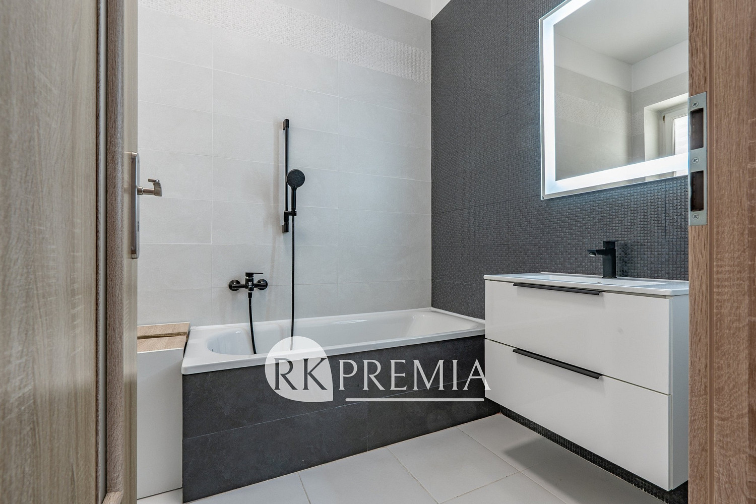Pronájem bytu 3+kk 67 m² – pohled 6