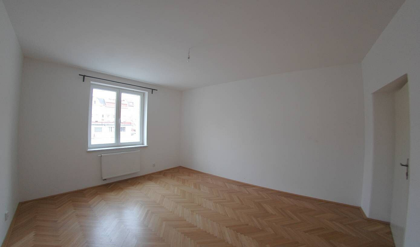 Pronájem bytu 2+1 78 m² – fotografie 3