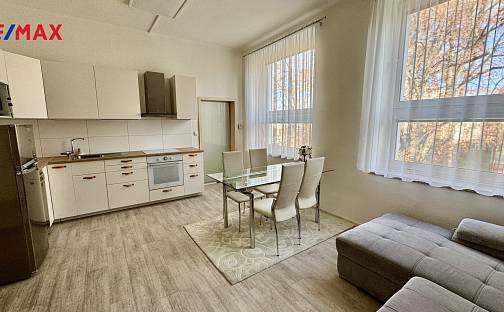 Pronájem bytu 2+kk 47 m², Čechova, Břeclav