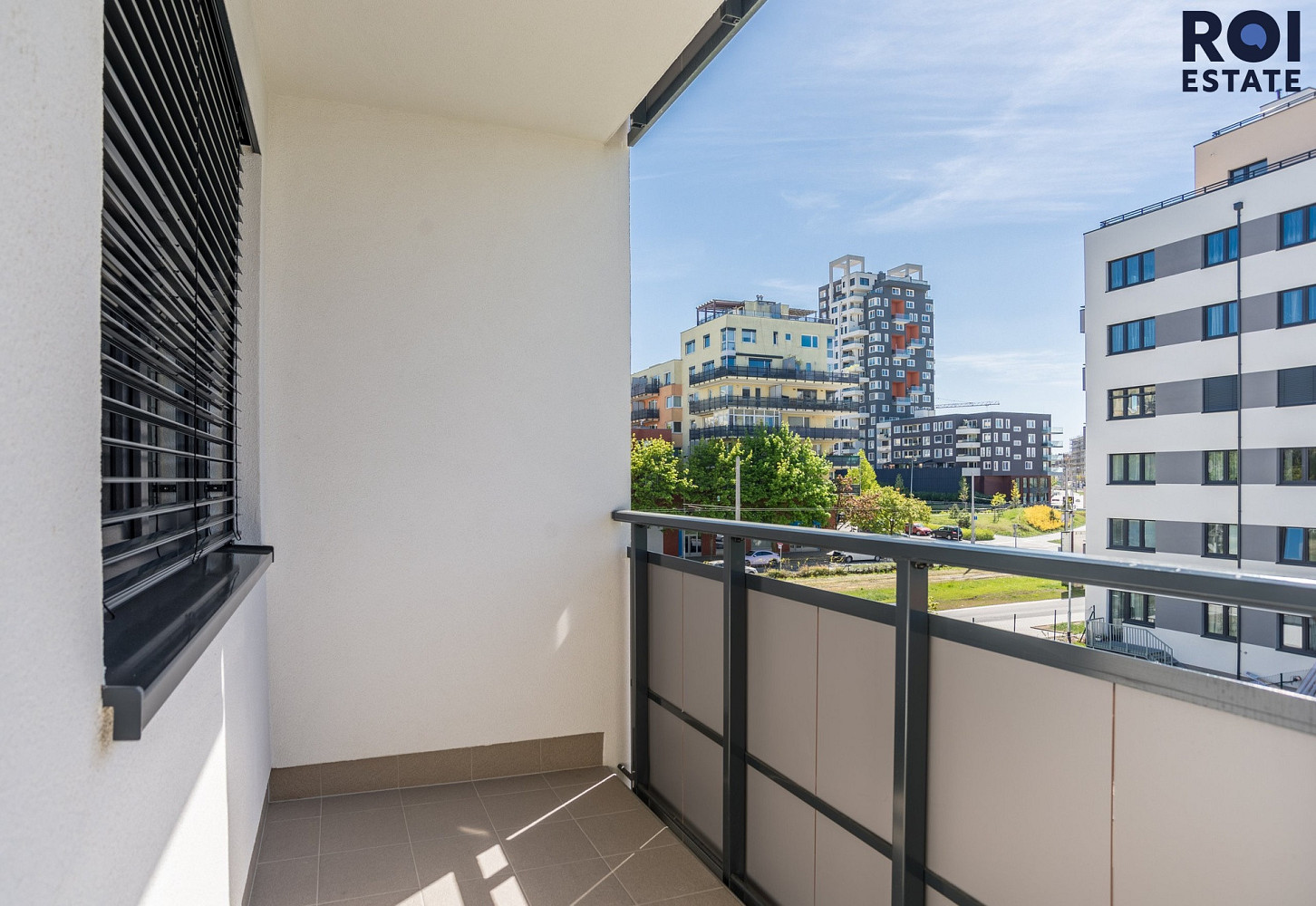 Pronájem bytu 2+kk 41 m² — photo 2