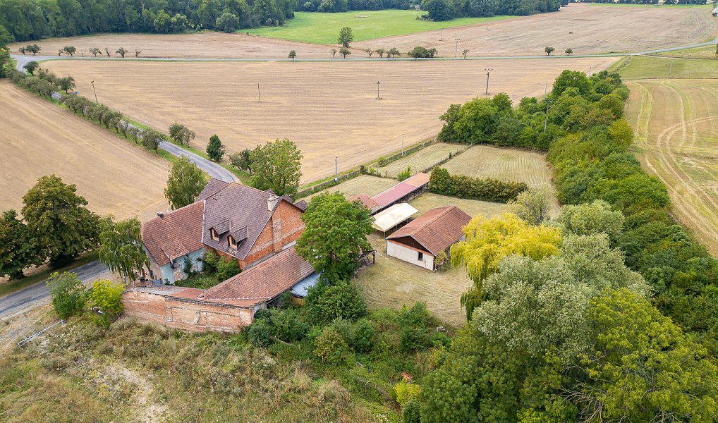Prodej ubytovacího objektu 852 m², Chroustovice – náhled fotky 6