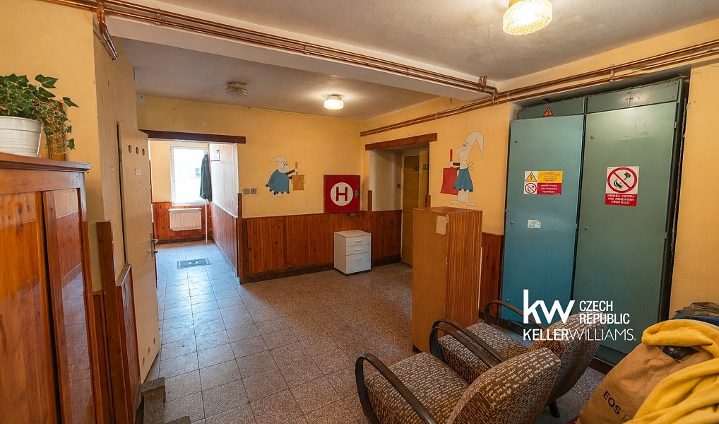 Prodej domu 900 m² s pozemkem 3 152 m², Rožmitál pod Třemšínem – náhled fotky 17