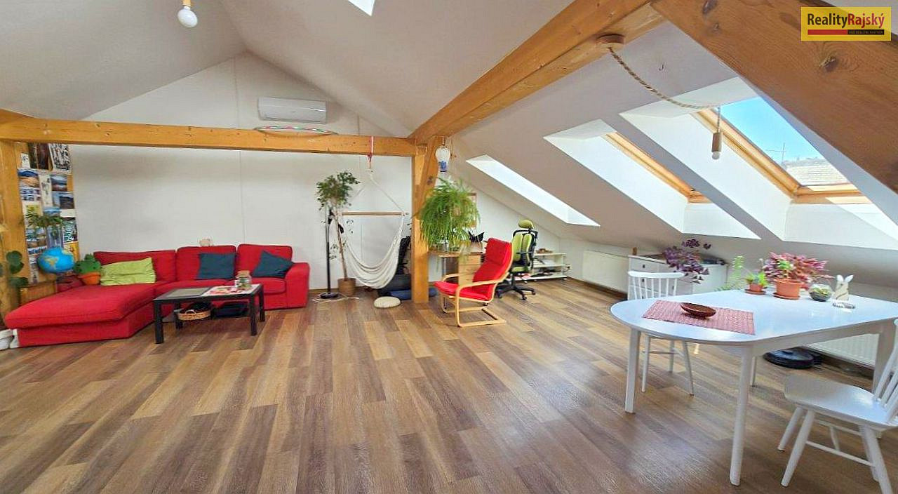 Prodej bytu atypického 78 m² — photo 2