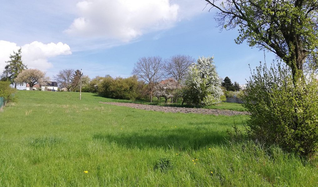 Prodej stavebního pozemku 1 044 m², Mšec – náhled fotky 2