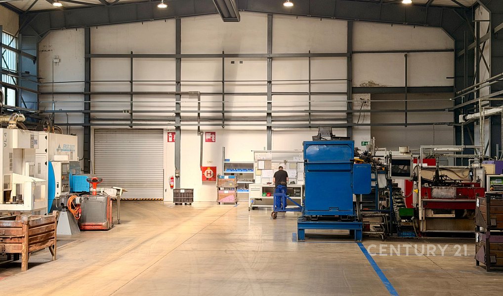 Pronájem výrobních prostor 3 000 m², Ivančice – náhled fotky 10