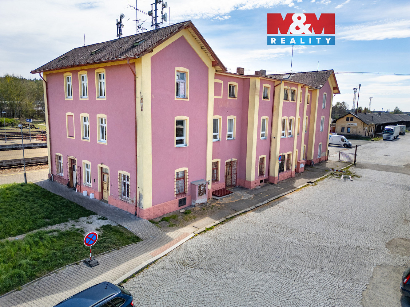 Prodej nájemního domu, činžáku 1 121 m²