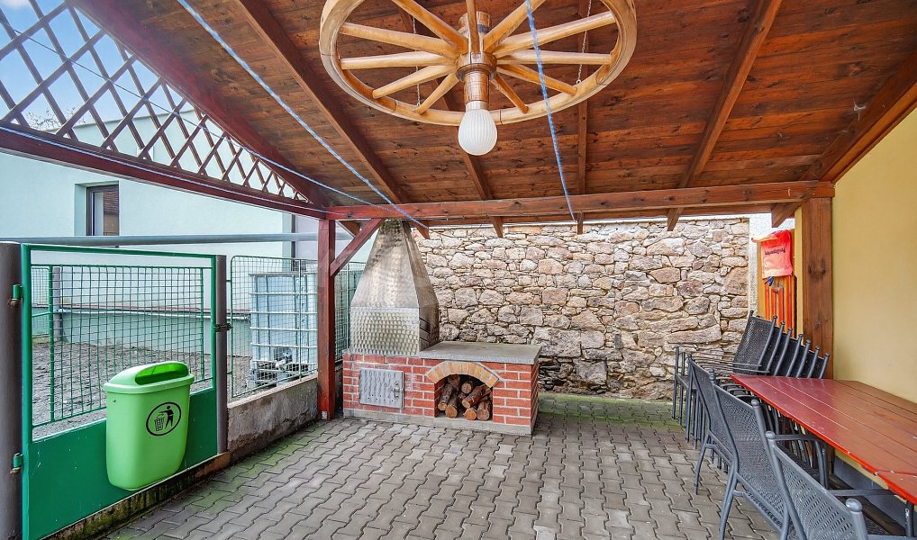 Prodej domu 231 m² s pozemkem 1 422 m², Benešovice – náhled fotky 33