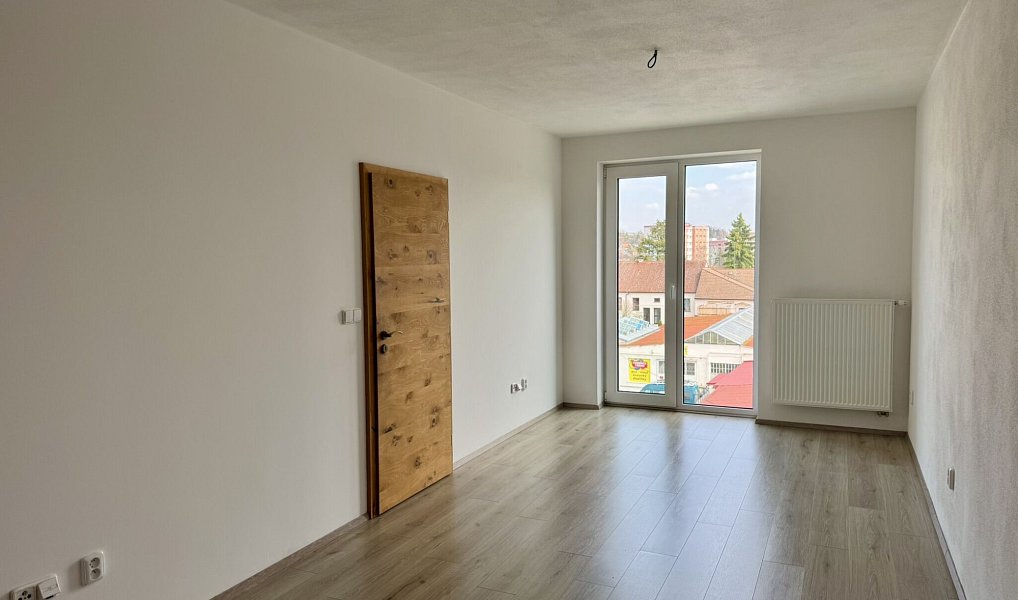 Pronájem bytu 2+1 51 m², Klatovy – náhled fotky 3