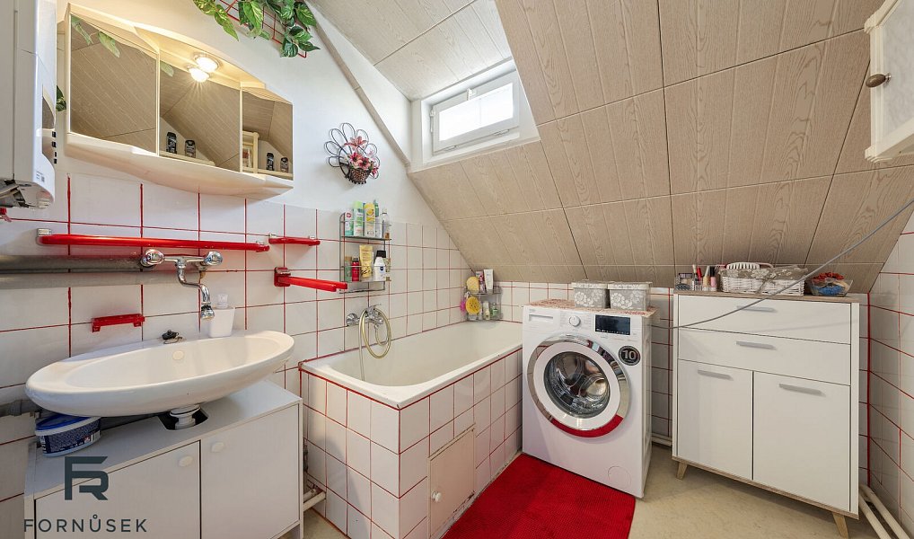 Prodej domu 229 m² s pozemkem 579 m², Uherský Brod – náhled fotky 17