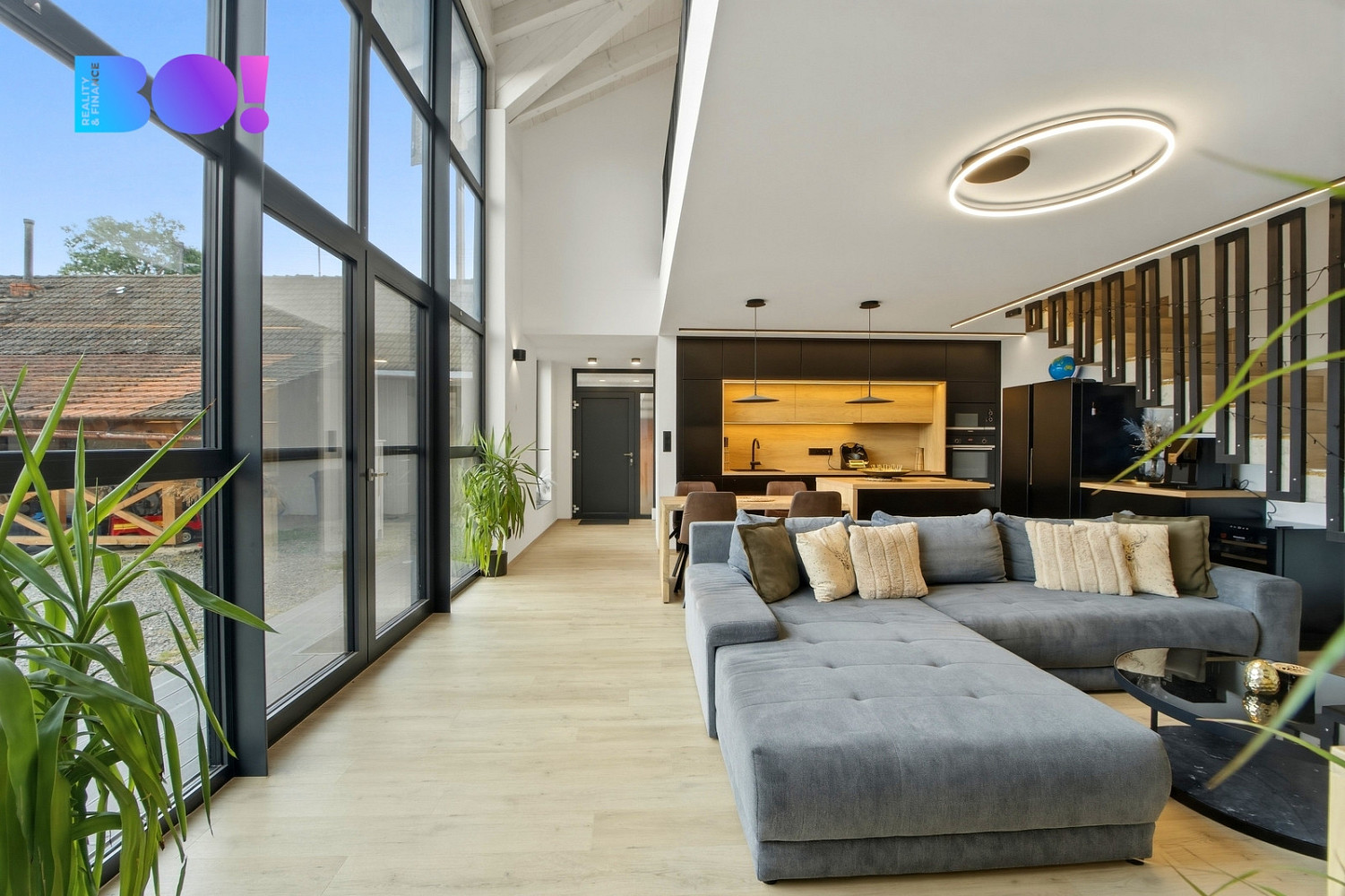 Prodej domu 372 m² s pozemkem 3 043 m²
