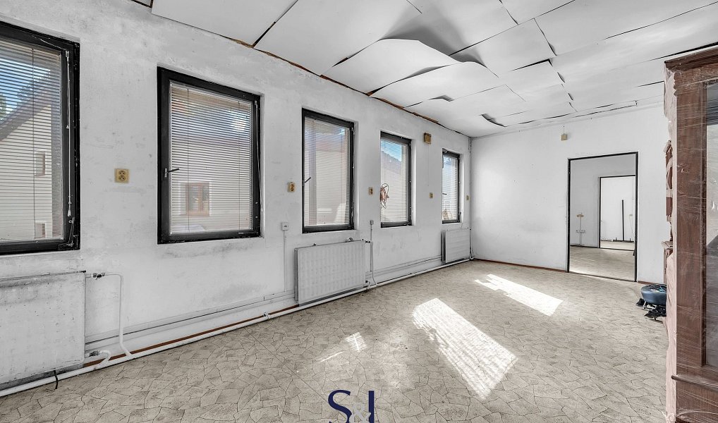 Prodej kanceláře 325 m², Nový Bor – náhled fotky 2