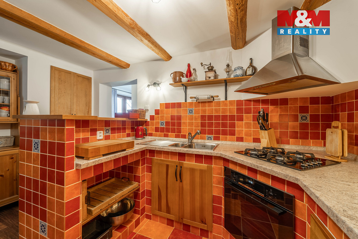 Prodej domu 169 m² s pozemkem 1 039 m² — photo 2