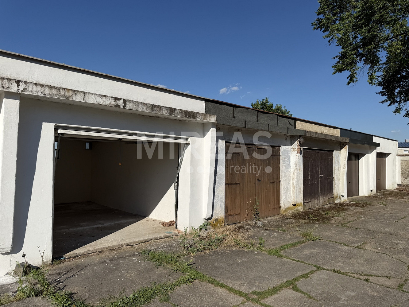 Bezno, pronájem garáže 21 m2, okr. mladá boleslav.