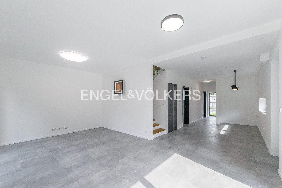 Pronájem domu 226 m² s pozemkem 302 m² — photo 4